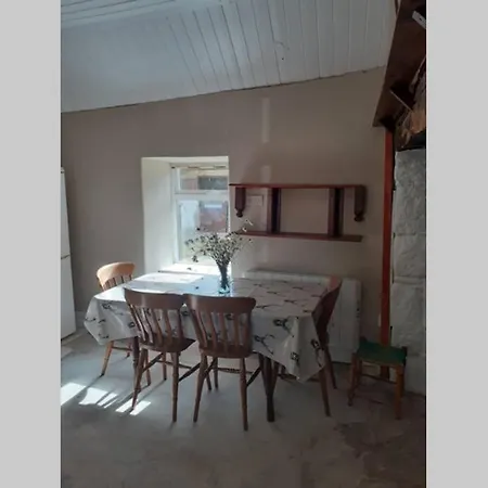 Holiday home Corderry Farmhouse, Idyllic Amid 250 Acres Lisvernane