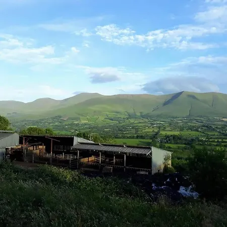 Holiday home Corderry Farmhouse, Idyllic Amid 250 Acres Lisvernane