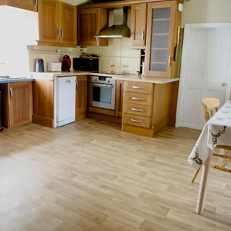 Corderry Farmhouse, Idyllic Amid 250 Acres Lisvernane