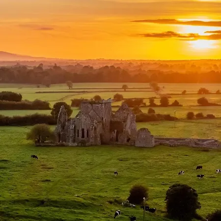 Tatil Evi Corderry Farmhouse, Idyllic Amid 250 Acres Lisvernane
