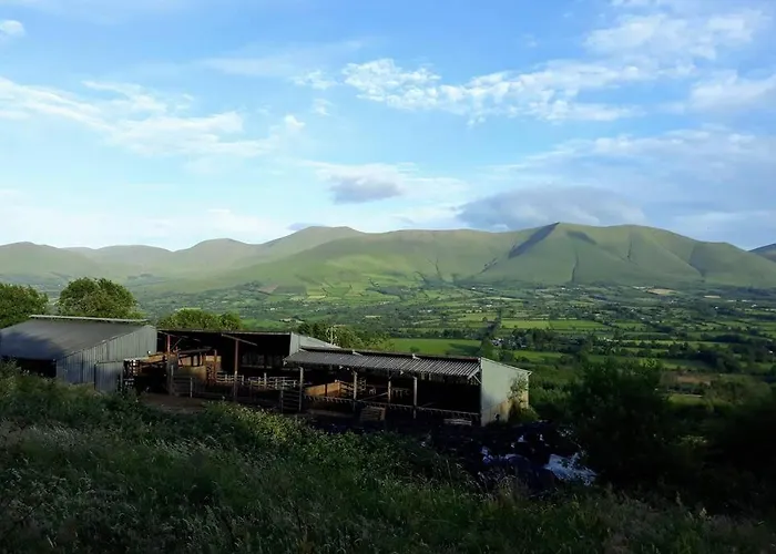 Casa de Férias Corderry Farmhouse, Idyllic Amid 250 Acres Lisvernane