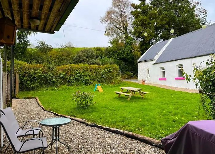 Casa de Férias Corderry Farmhouse, Idyllic Amid 250 Acres Lisvernane